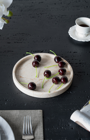 Decorative Chargers & Plates