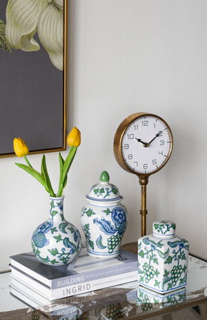 Lidded Jars & Cannisters