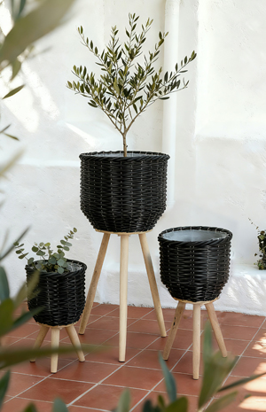 Outdoor Pots, Planters & Tools